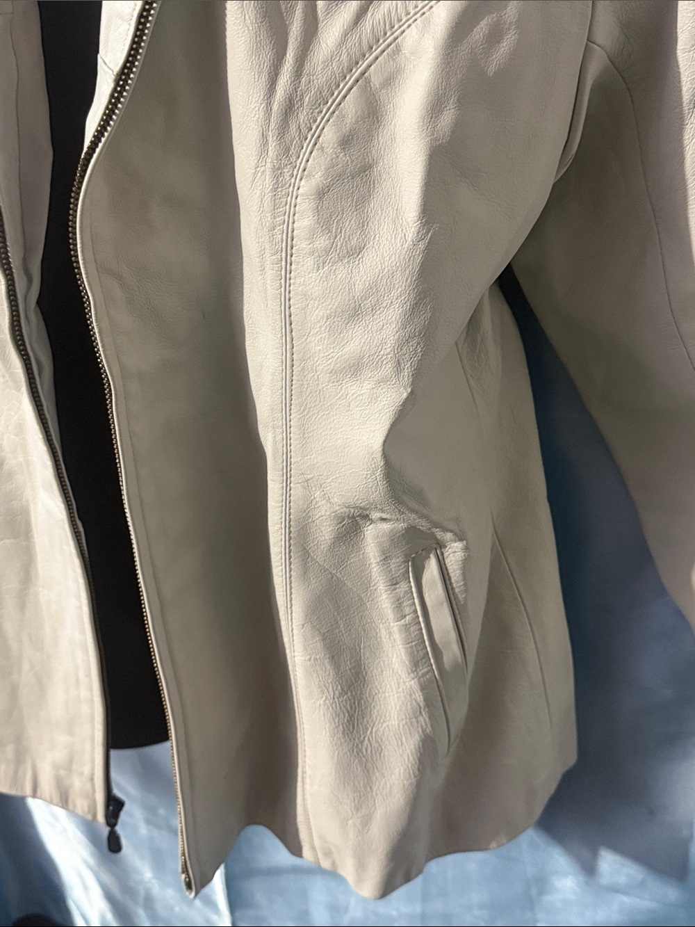 Women's White Leather Zip-Front Jacket - Picture 2 of 4